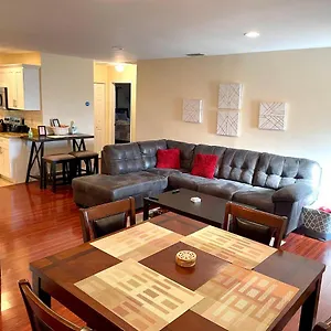 South Home! Close To Beaches, Airport & Downtown Tampa