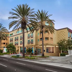 *** Hotel Desert Palms & United States